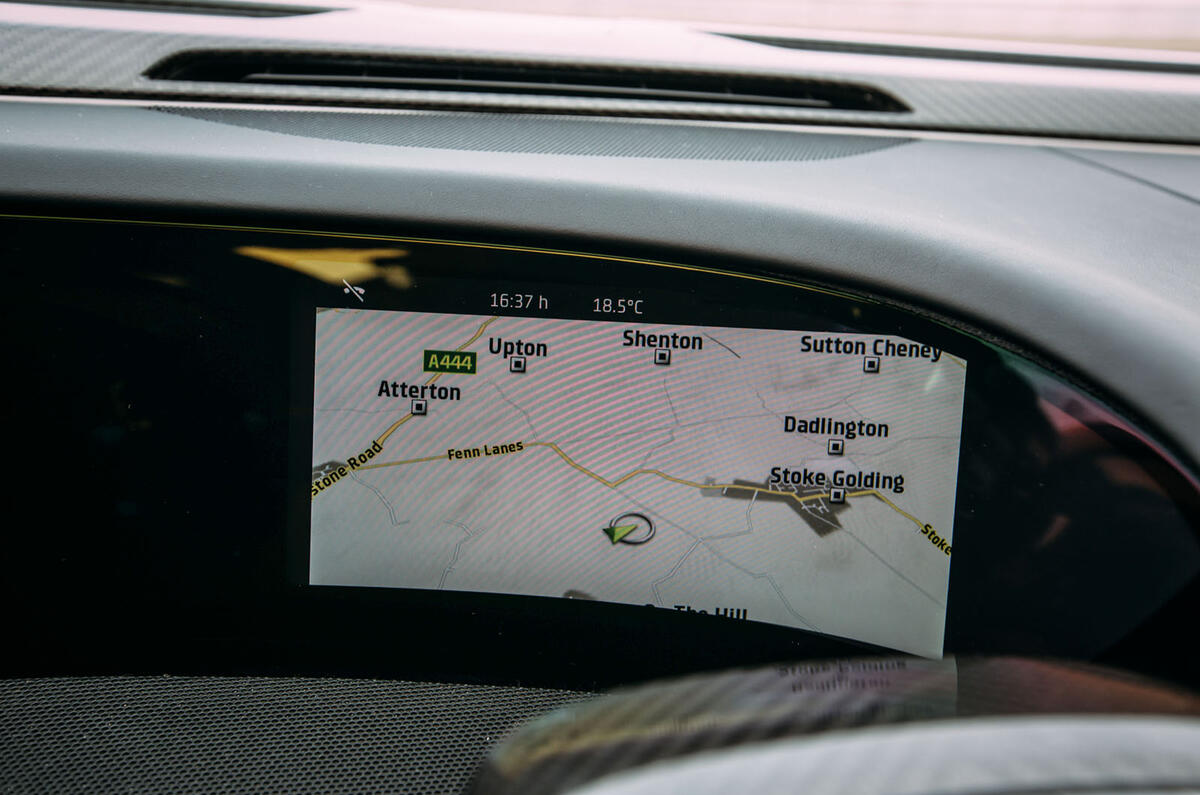  Porsche 918 Spyder infotainment system