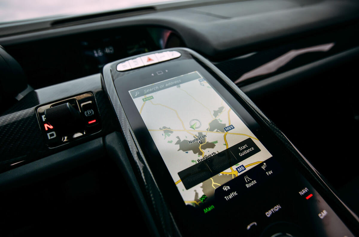 Porsche 918 Spyder sat nav