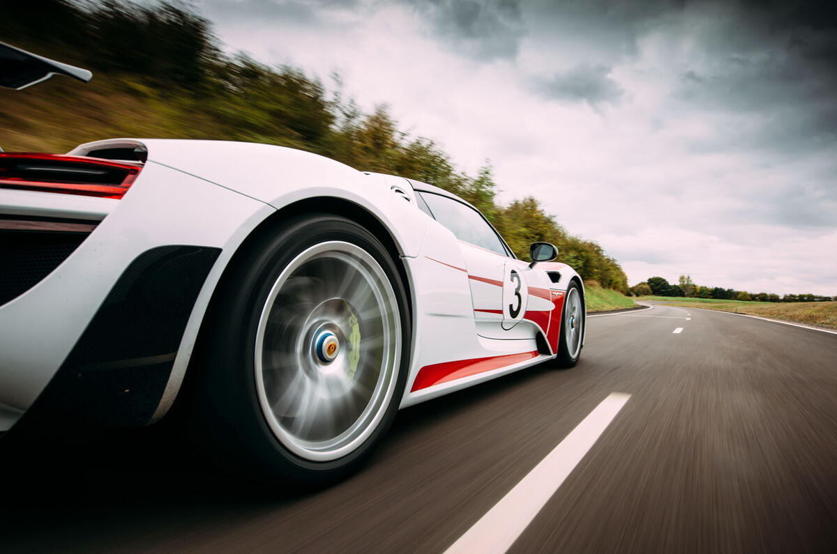 Porsche 918 Spyder rear quarter