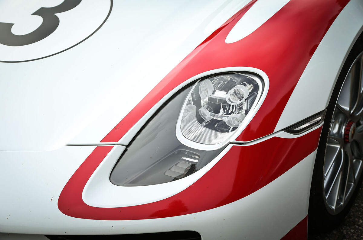 Porsche 918 Spyder headlights