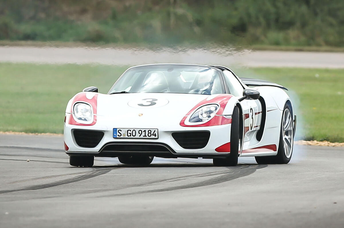 Porsche 918 Spyder hybrid hypercar