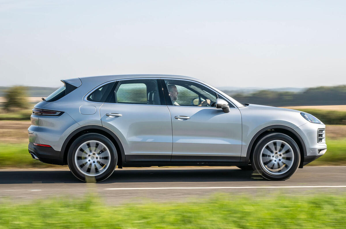 porsche cayenne review 2023 02 panning side