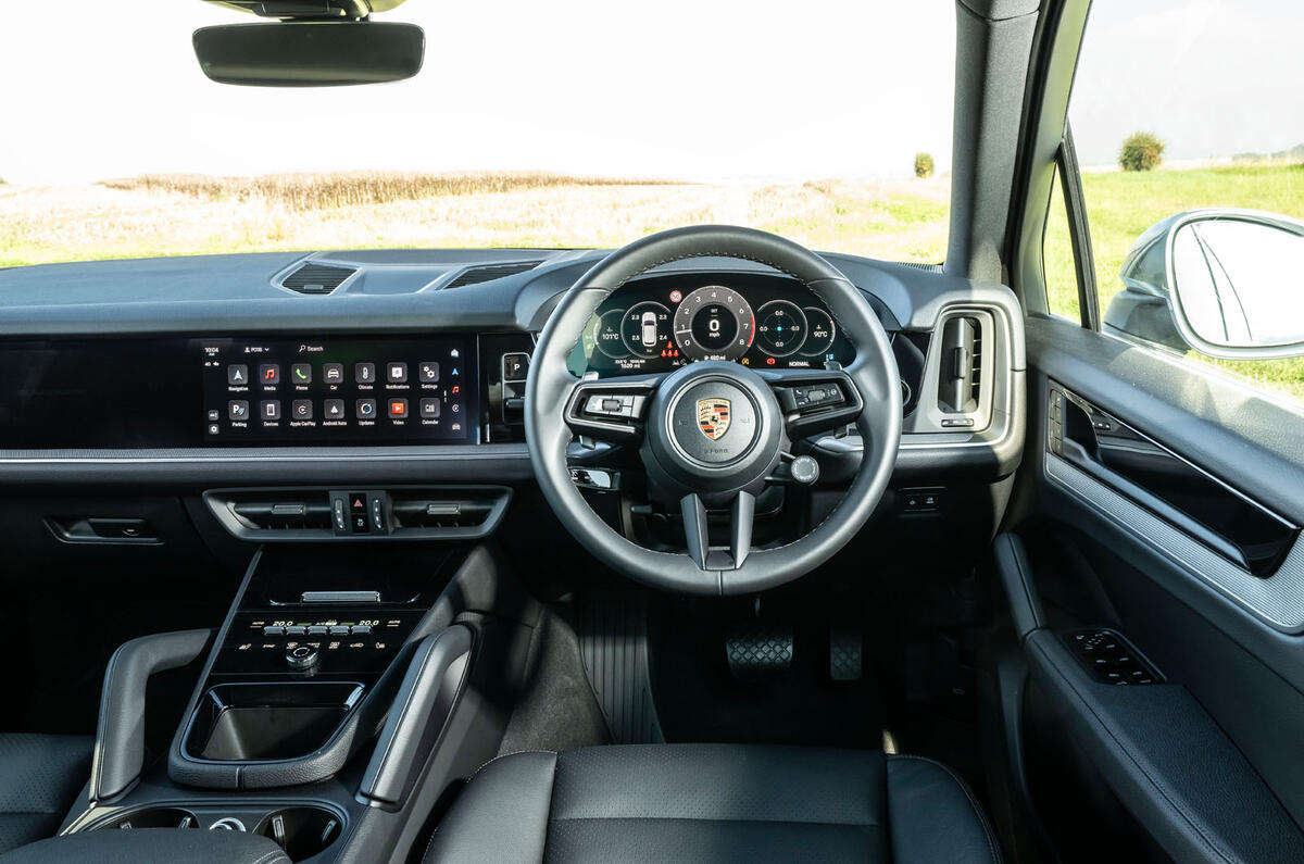 porsche cayenne review 2023 09 dash
