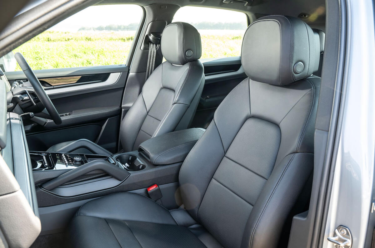 porsche cayenne review 2023 16 front seats