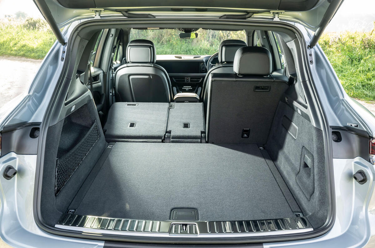 porsche cayenne review 2023 18 boot