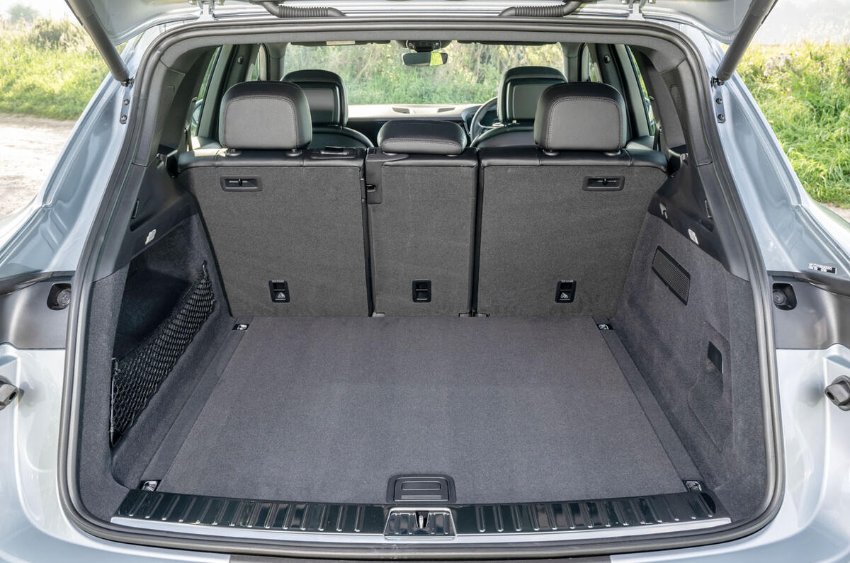 porsche cayenne review 2023 19 boot