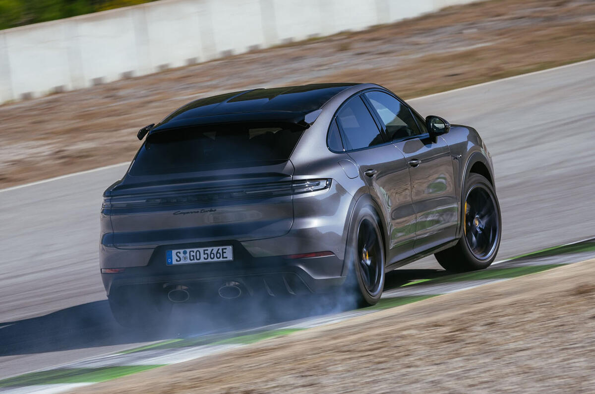 porsche cayenne turbo e hybrid 003 cornering rear