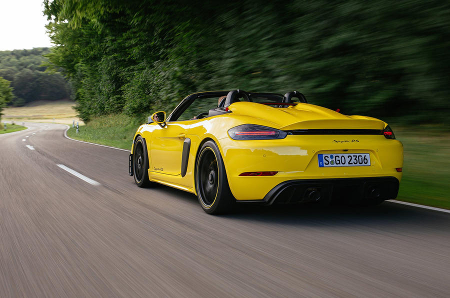 porsche gt4 rs sypder review 18 tracking rear