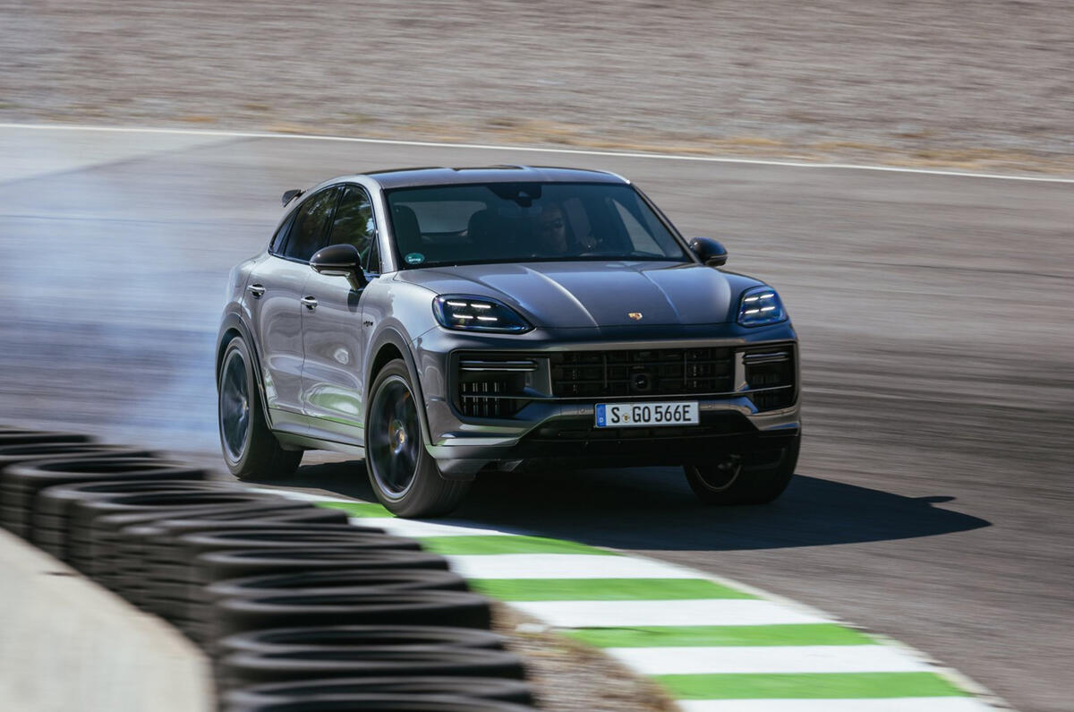 Porsche Cayenne Turbo E Hybrid coin avant