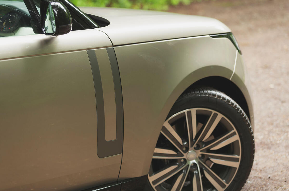 range rover 2022 007 detail