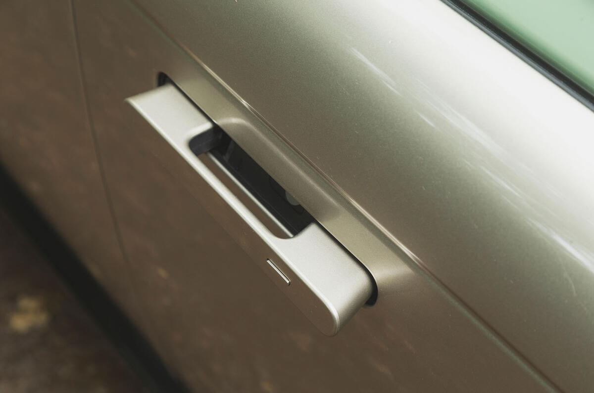 range rover 2022 009 door handle
