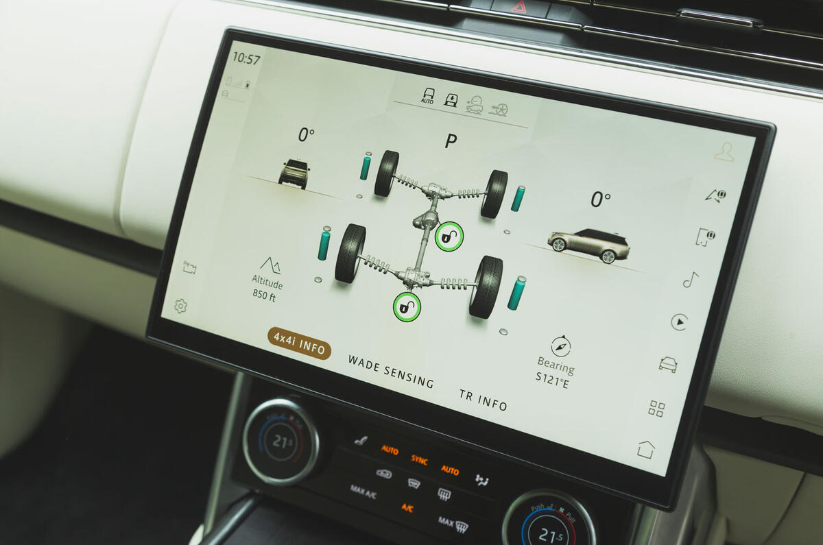 range rover 2022 016 4x4 screen