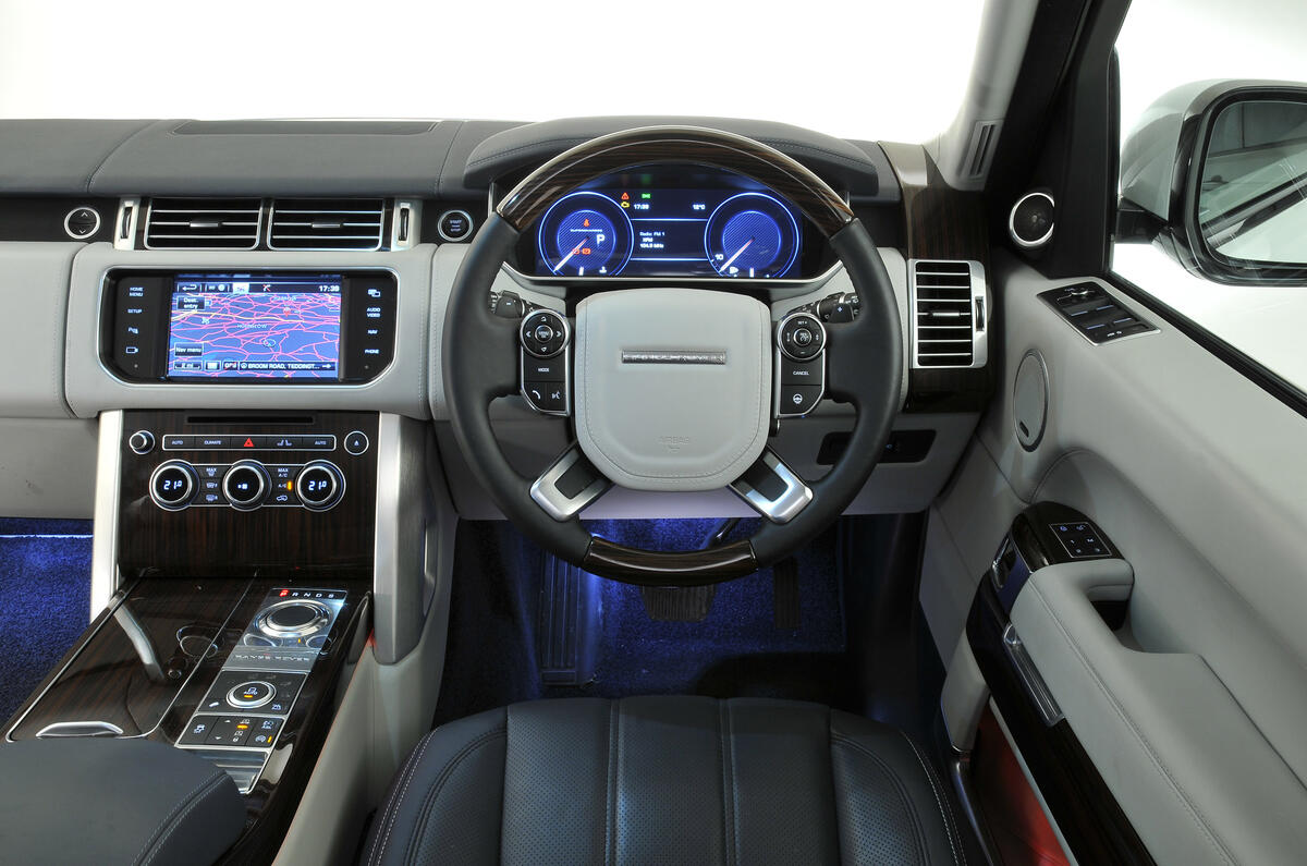 Range Rover Images Interior  - Engage Your Passengers With Seat Mounted Articulating Hd Touchscreen.