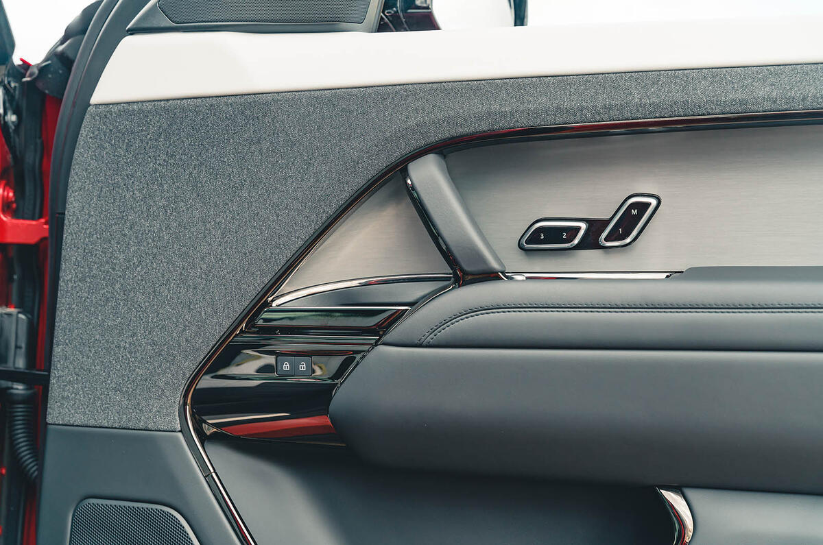 Range Rover Sport D300 doorconsole