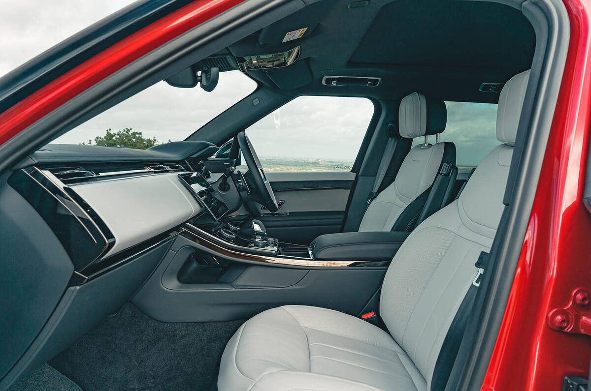 Range Rover Sport D300 frontseats