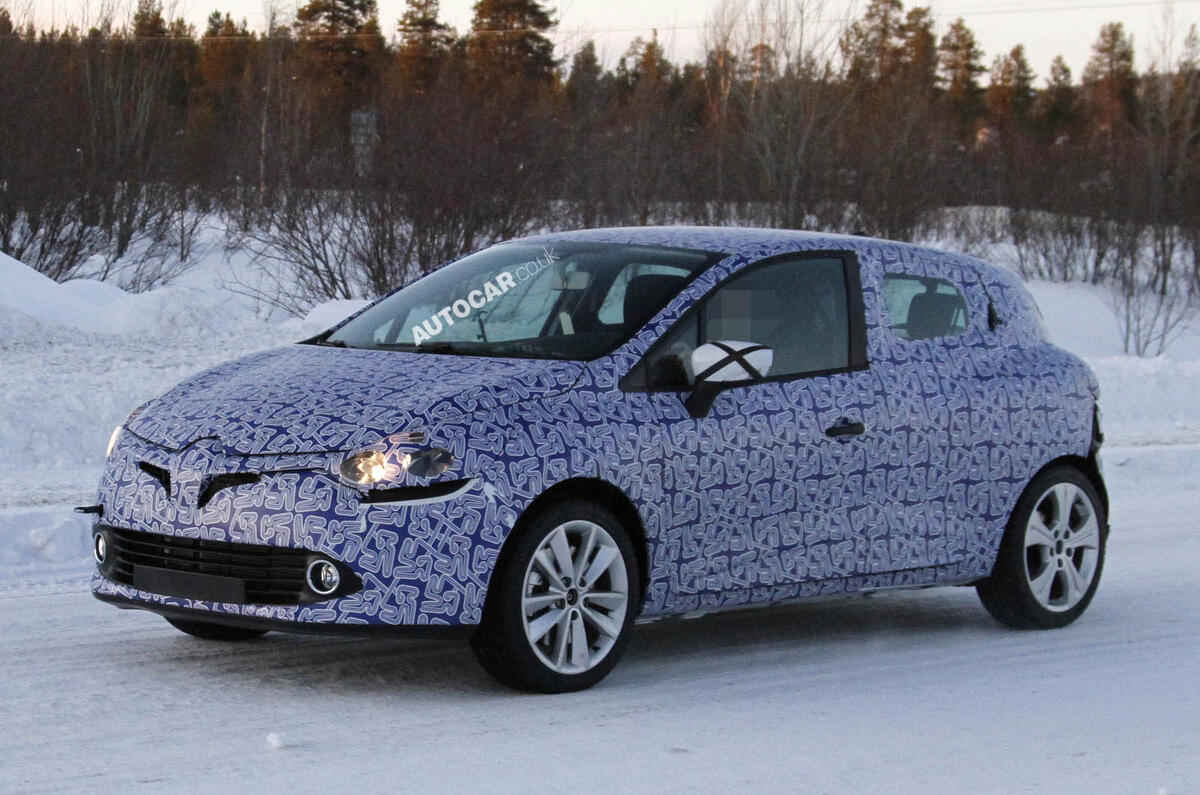 New Renault Clio spied testing