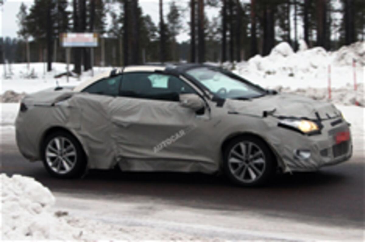 New Megane cabrio spy pics