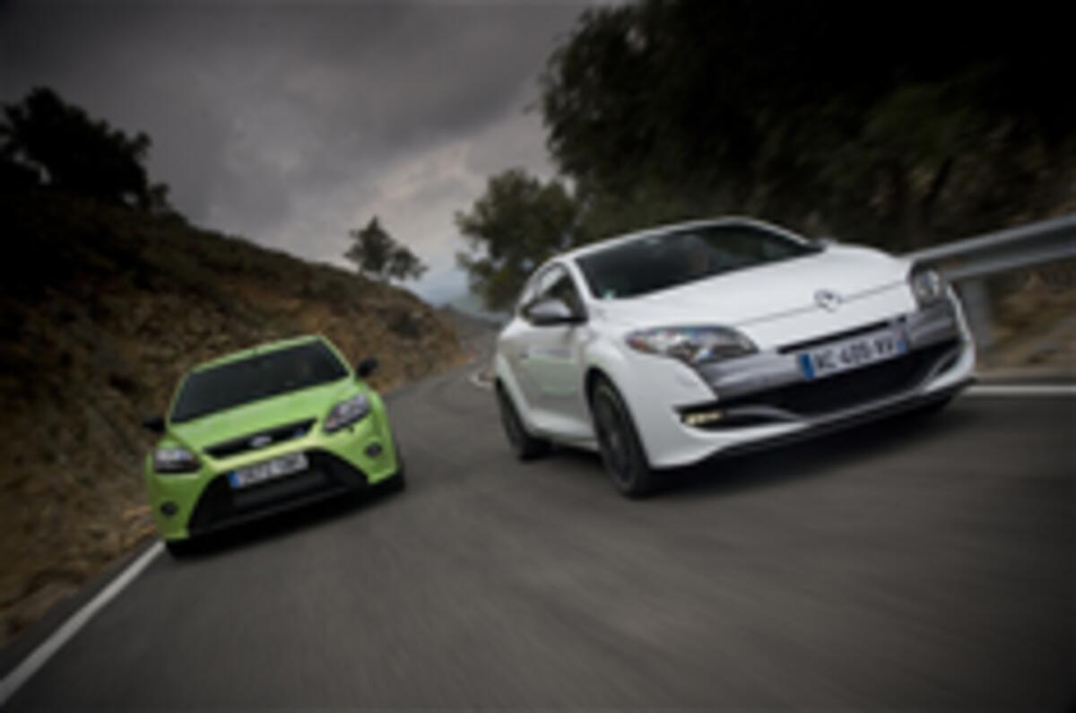 Video: Megane 250 v Focus RS