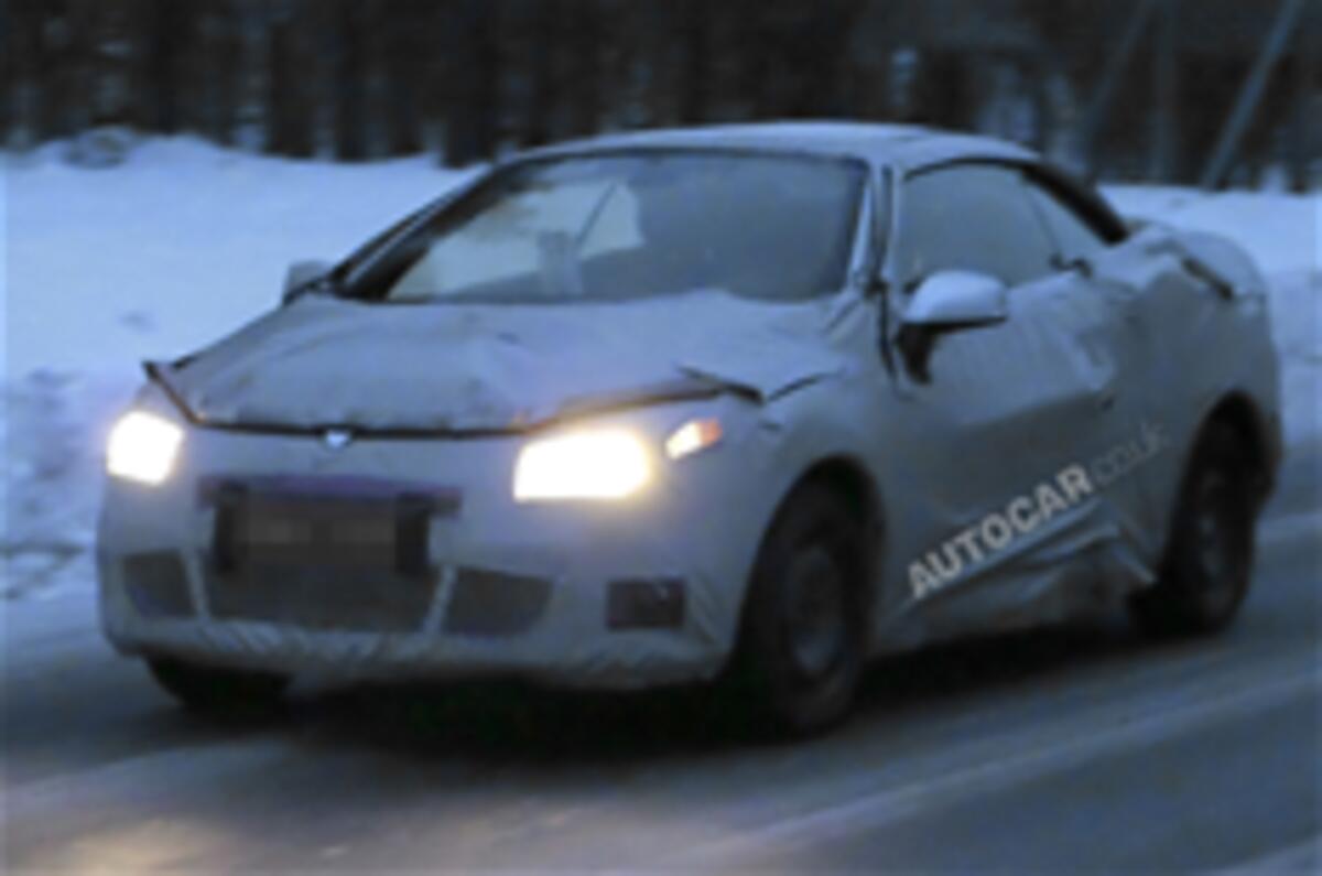 Renault Megane cabrio spied