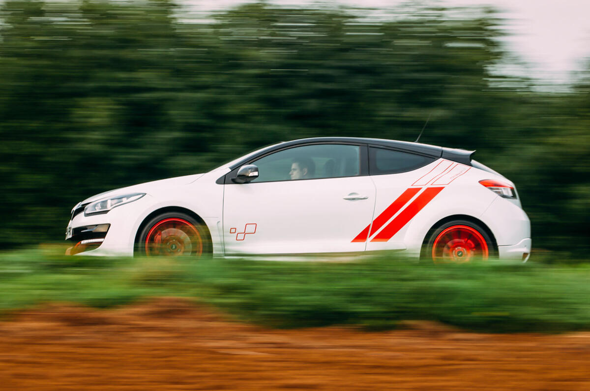Used Renault Megane RS 275 Trophy-R 2014-2016 review | Autocar