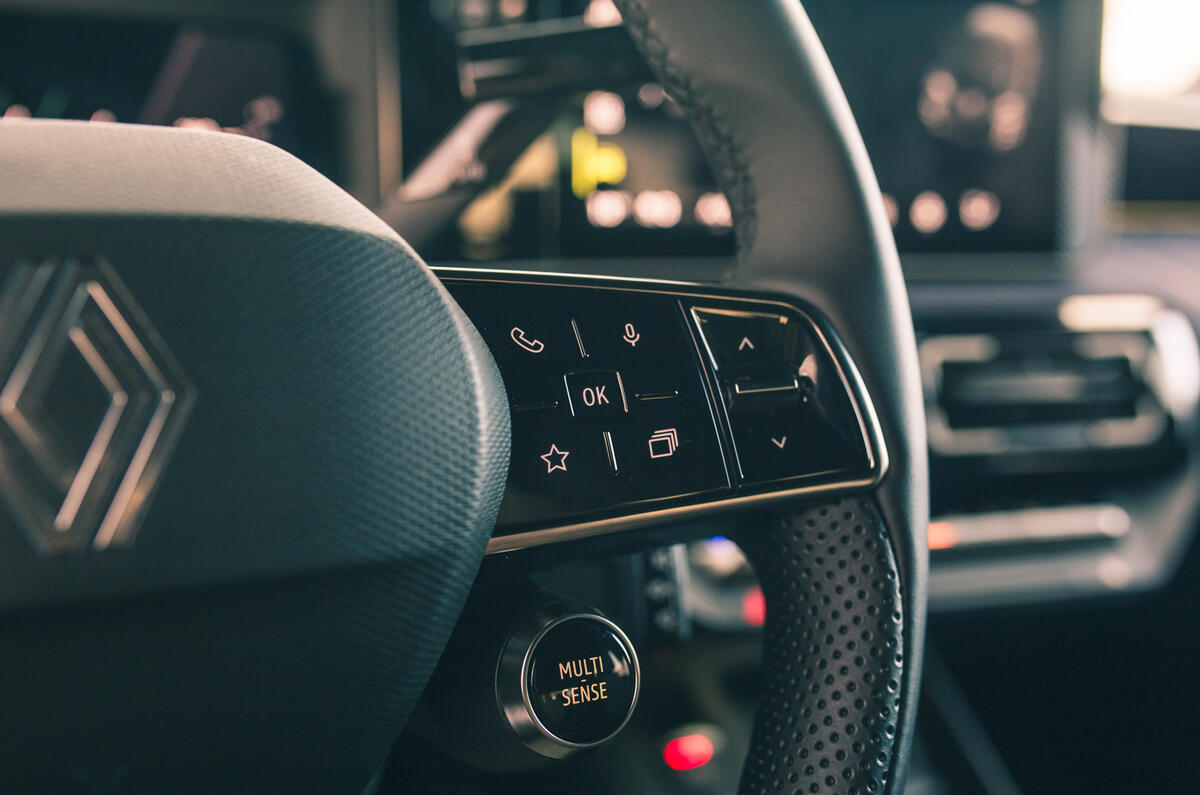 Renault 5 review boutons de volant