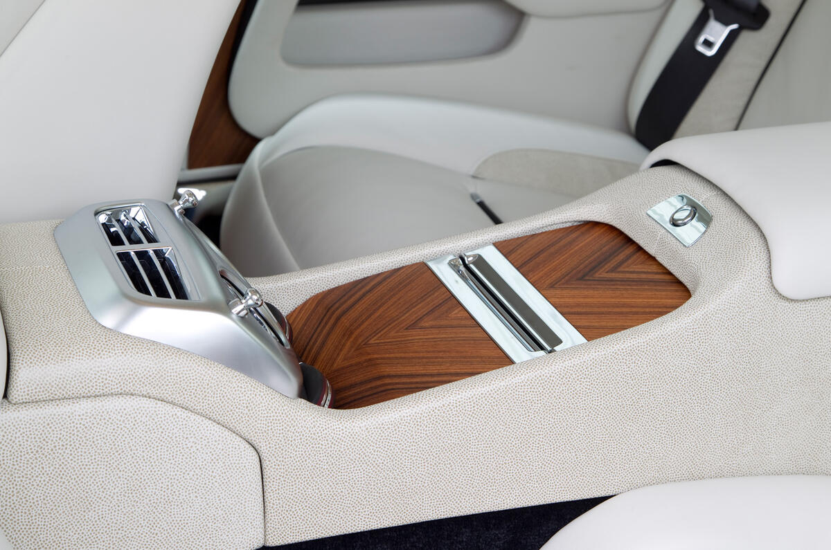 Rolls-Royce Wraith rear centre console