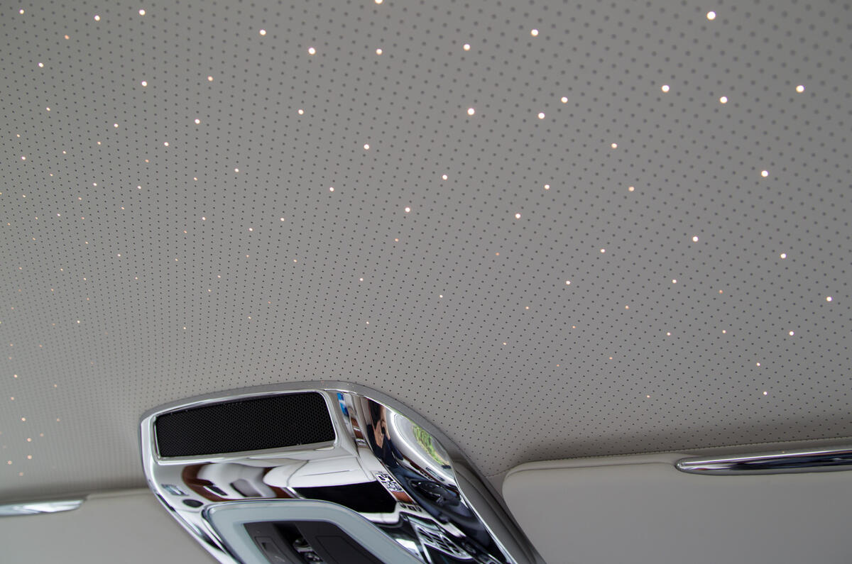 Rolls-Royce Wraith starlight headlining