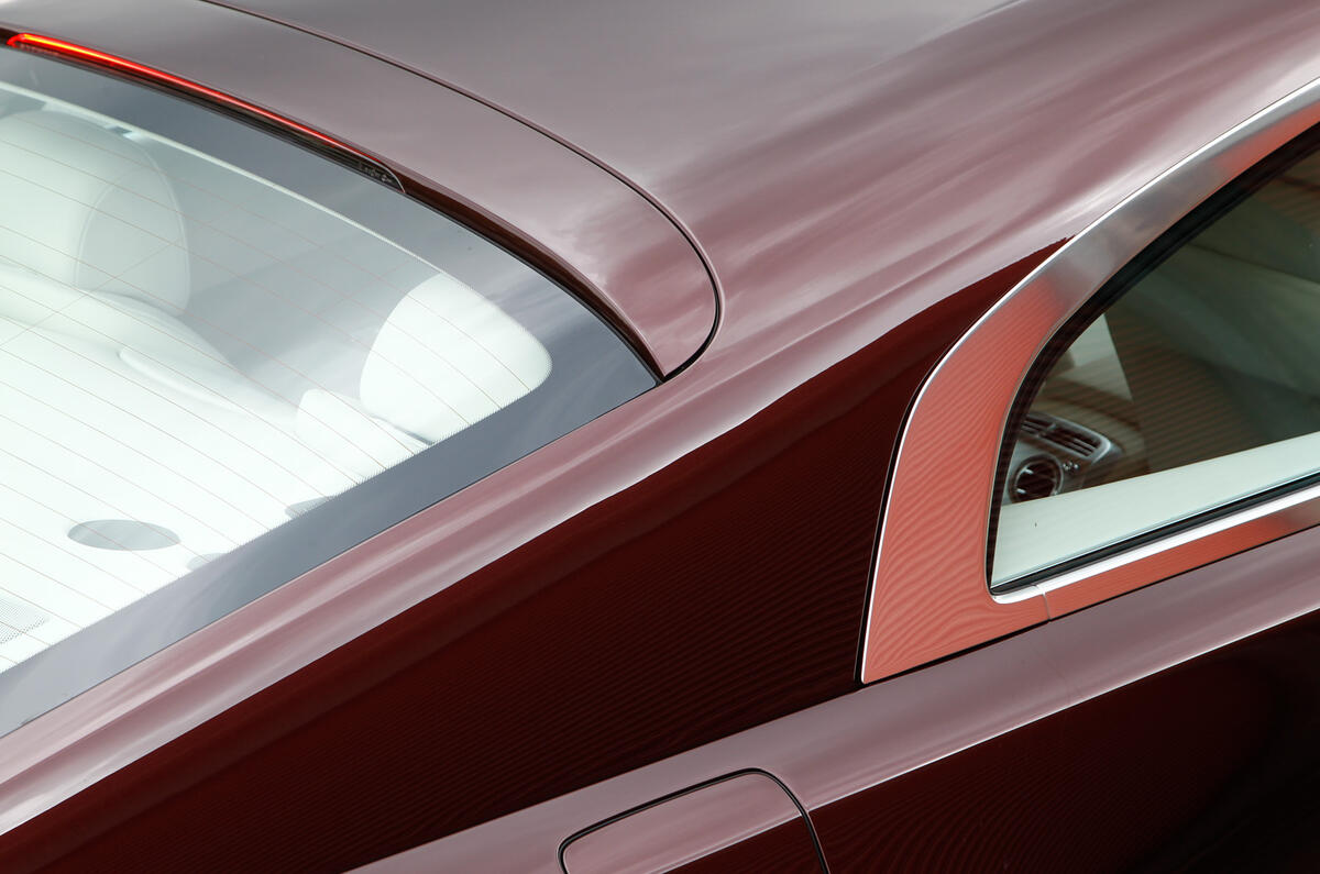 Rolls-Royce Wraith sloping roof