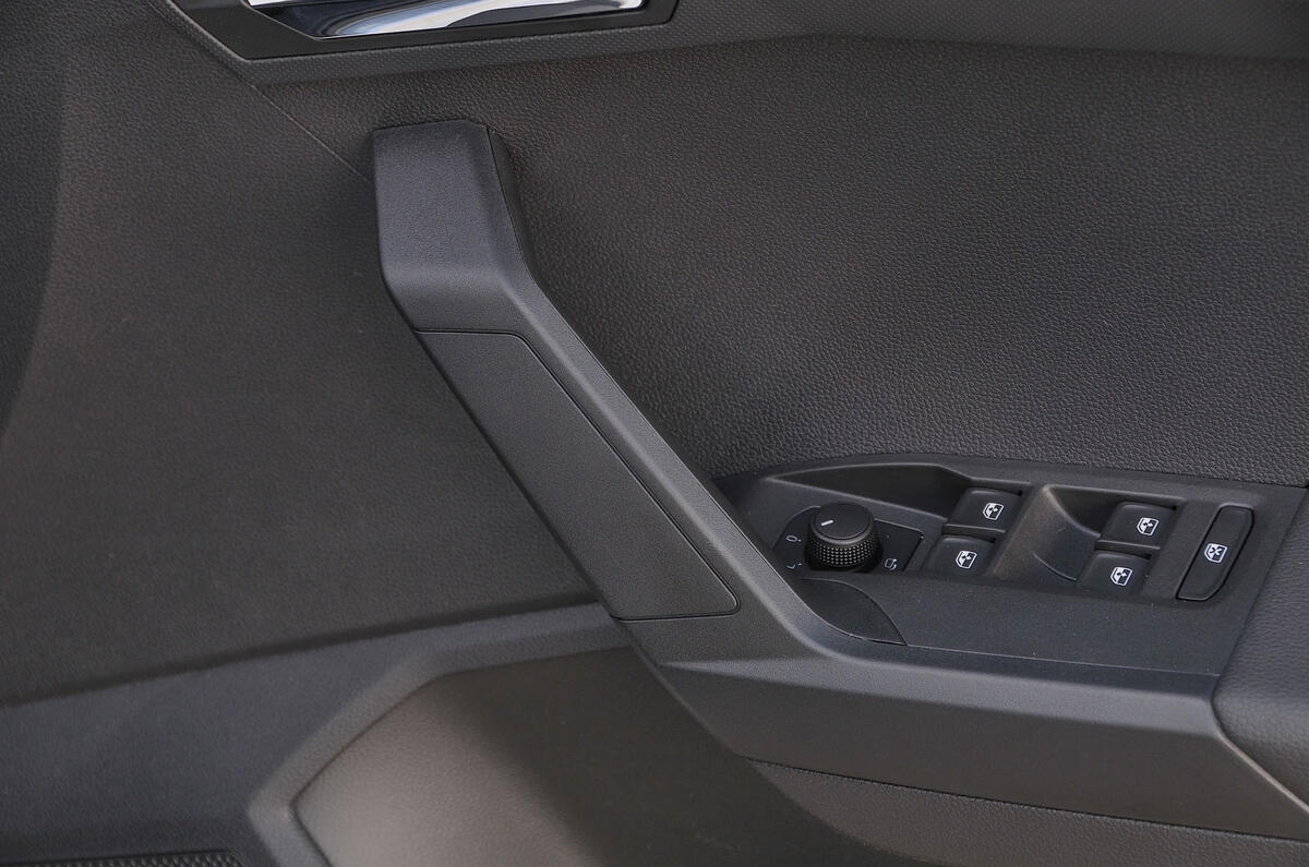 Seat Arona door cards