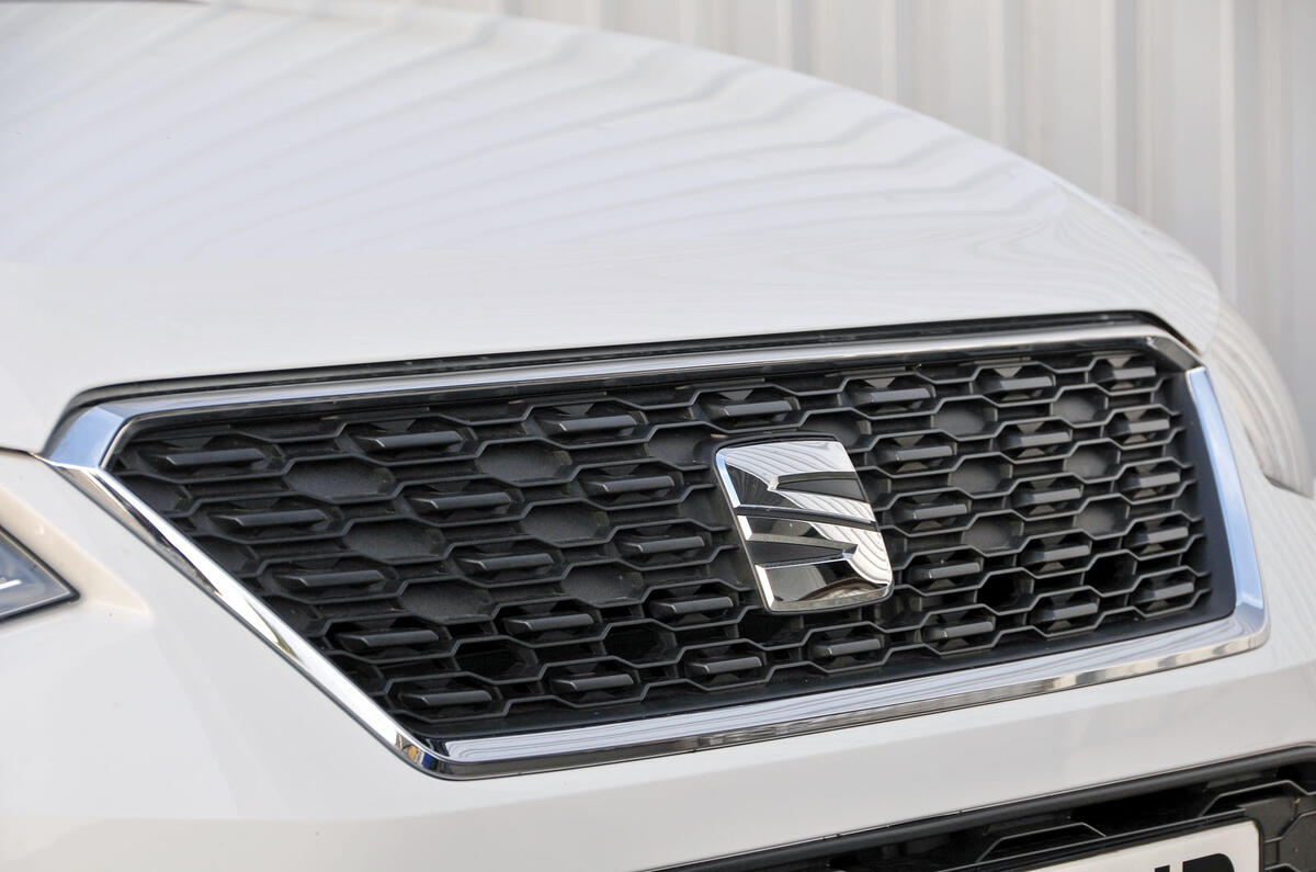 Seat Arona front grille