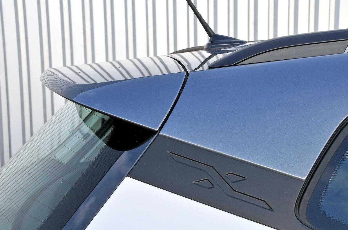 Seat Arona rear spoiler
