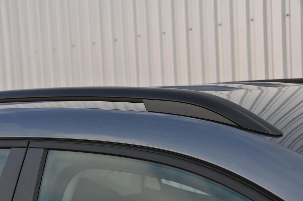 Seat Arona roof rails