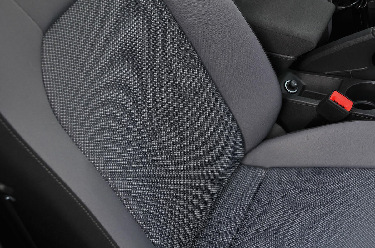 Seat Arona seats