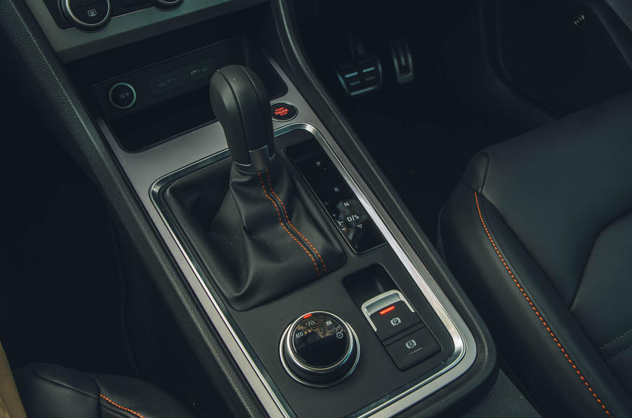 seat ateca review 2023 014 console centrale
