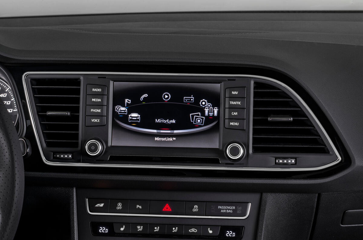 Seat Leon Cupra infotainment