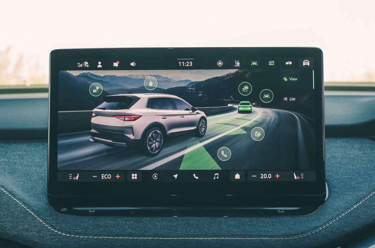 skoda elroq rt 2025 écran adas 15