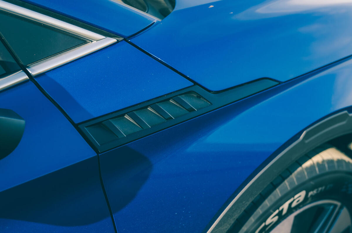 skoda elroq rt 2025 détail d'aile 4