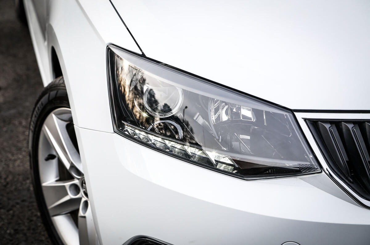 Skoda Fabia headlight
