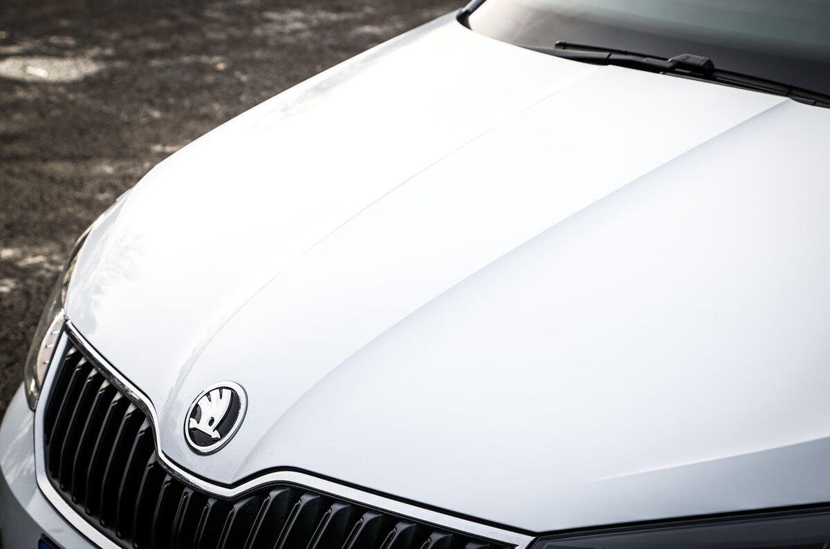 Skoda Fabia bonnet bulge