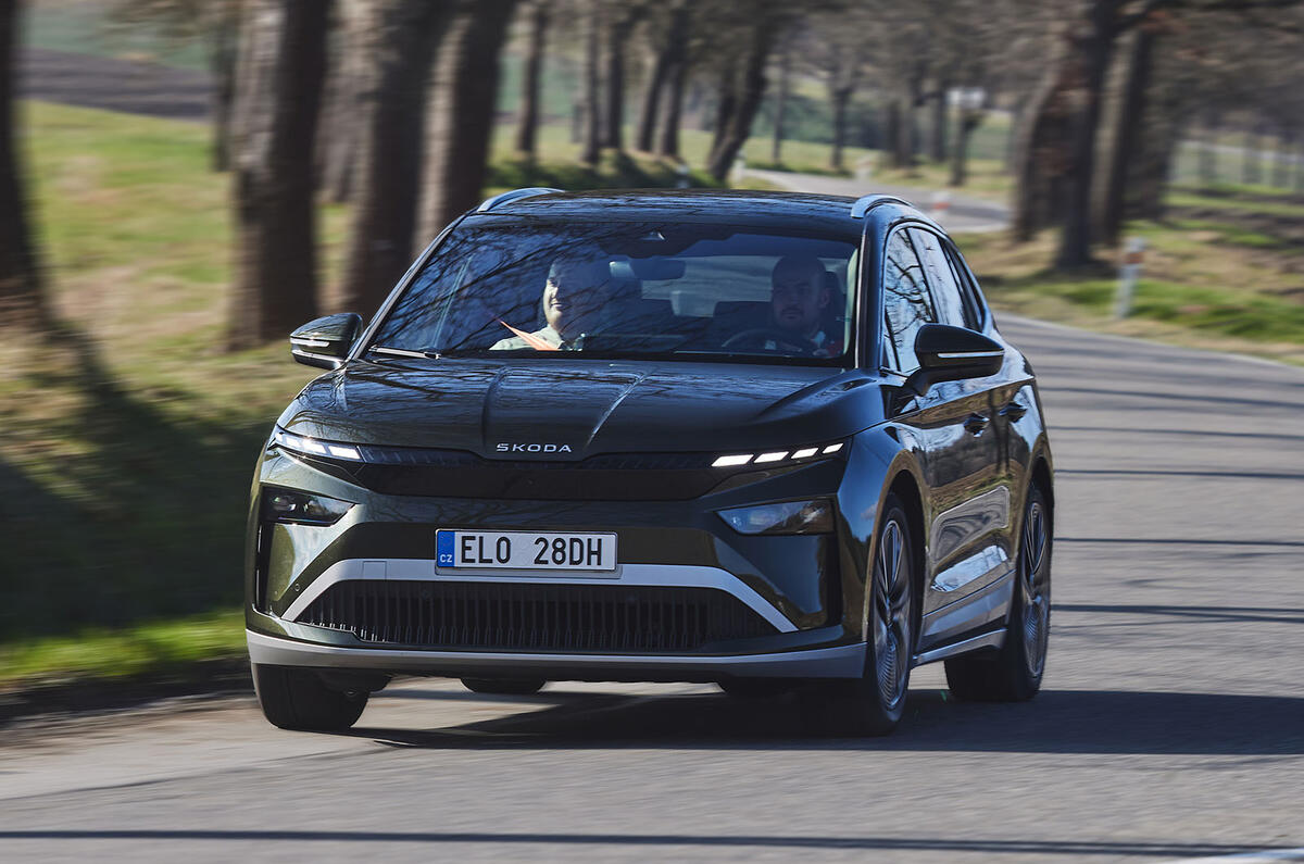 Skoda Enyaq : avis sur l'avant du véhicule Skoda Enyaq avis front tracking