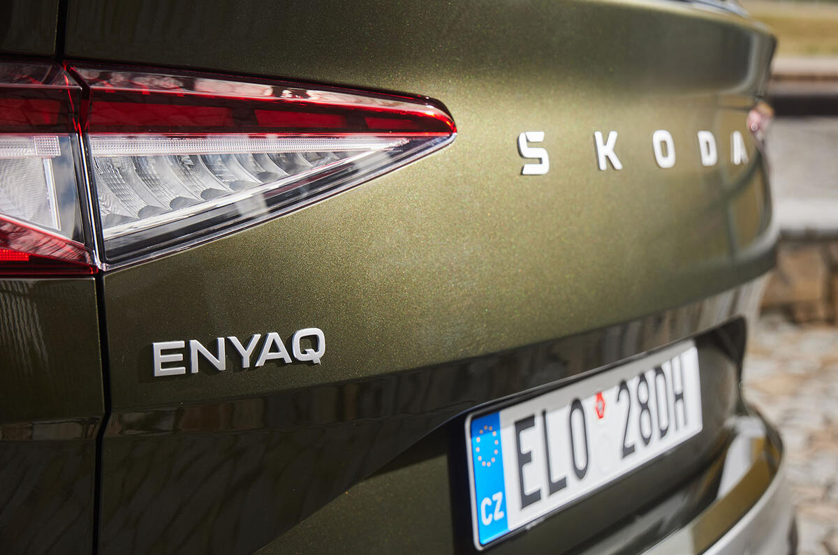Skoda Enyaq Critique du badge arrière Skoda Enyaq Critique du badge arrière