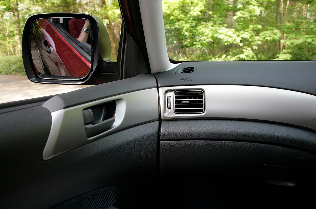 Subaru Forester 2008-2013 interior | Autocar