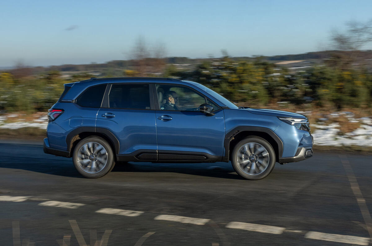 Subaru Forester Review 2025 002 panoramique latéral