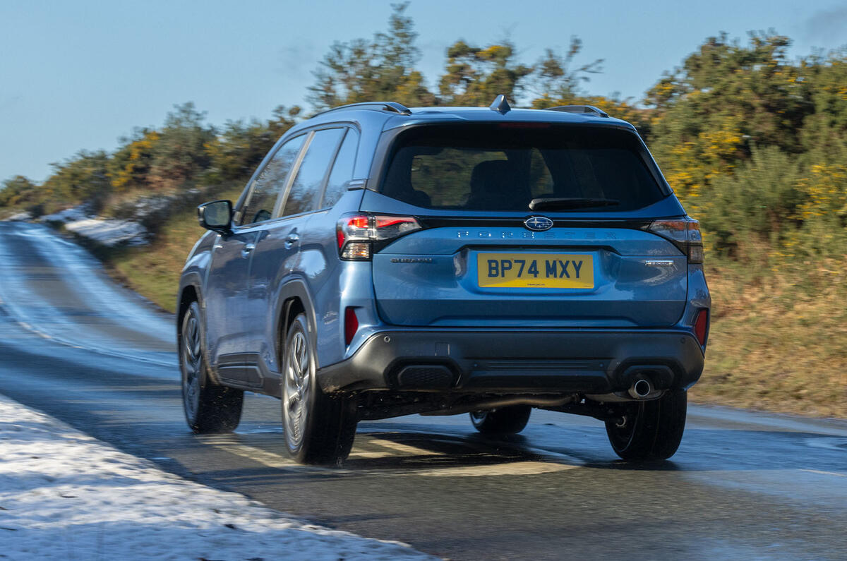 Subaru Forester avis 2025 003 panoramique arrière