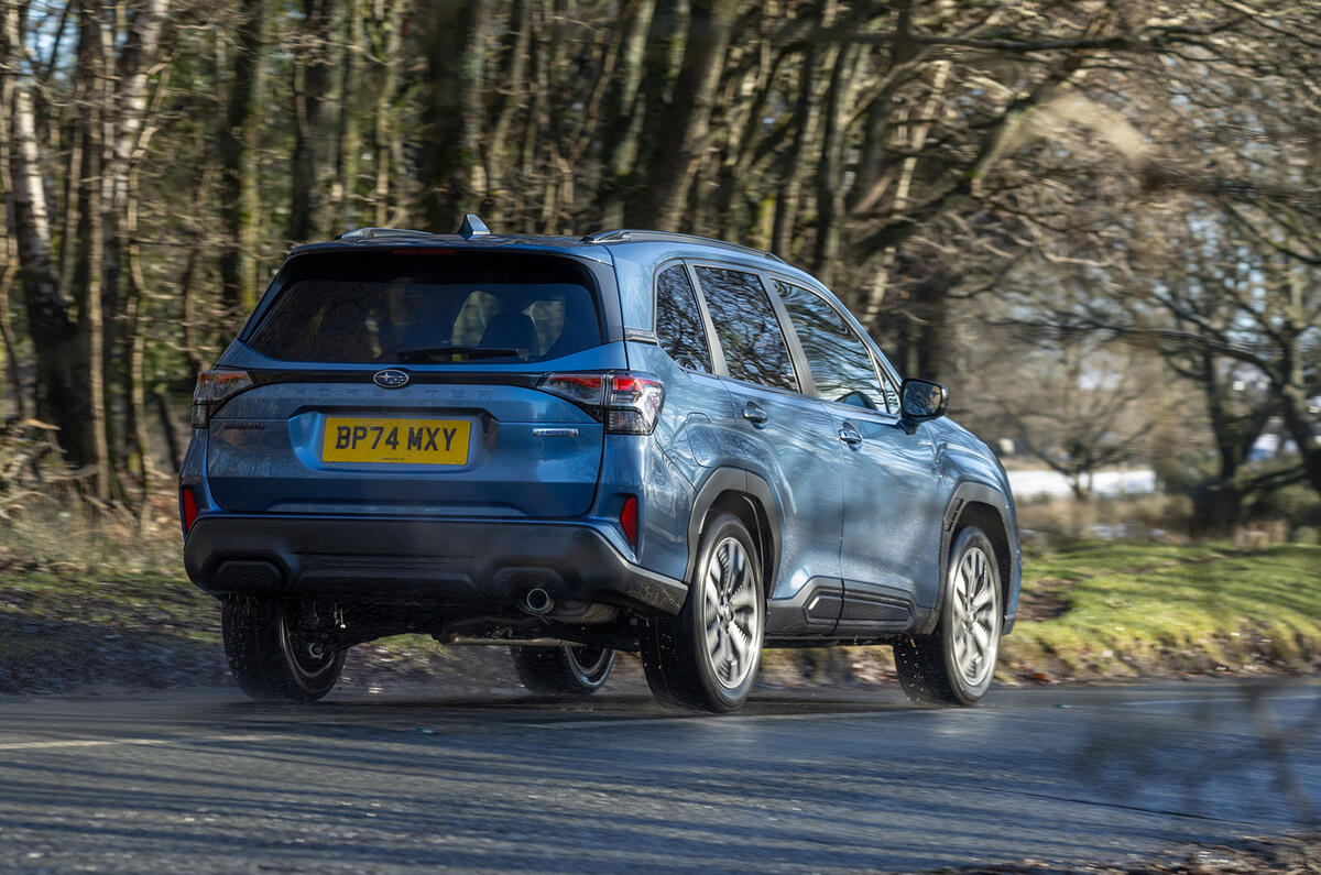 Subaru Forester avis 2025 020 virage arrière