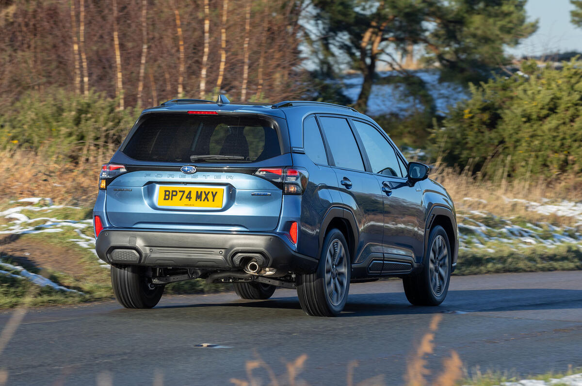 Subaru Forester avis 2025 022 action arrière
