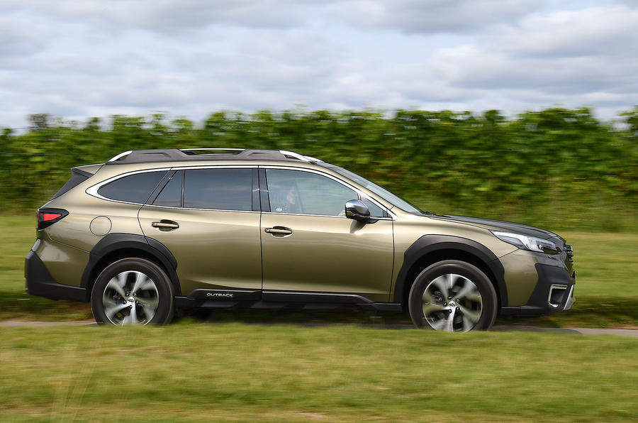 subaru outback review 2023 02 panning