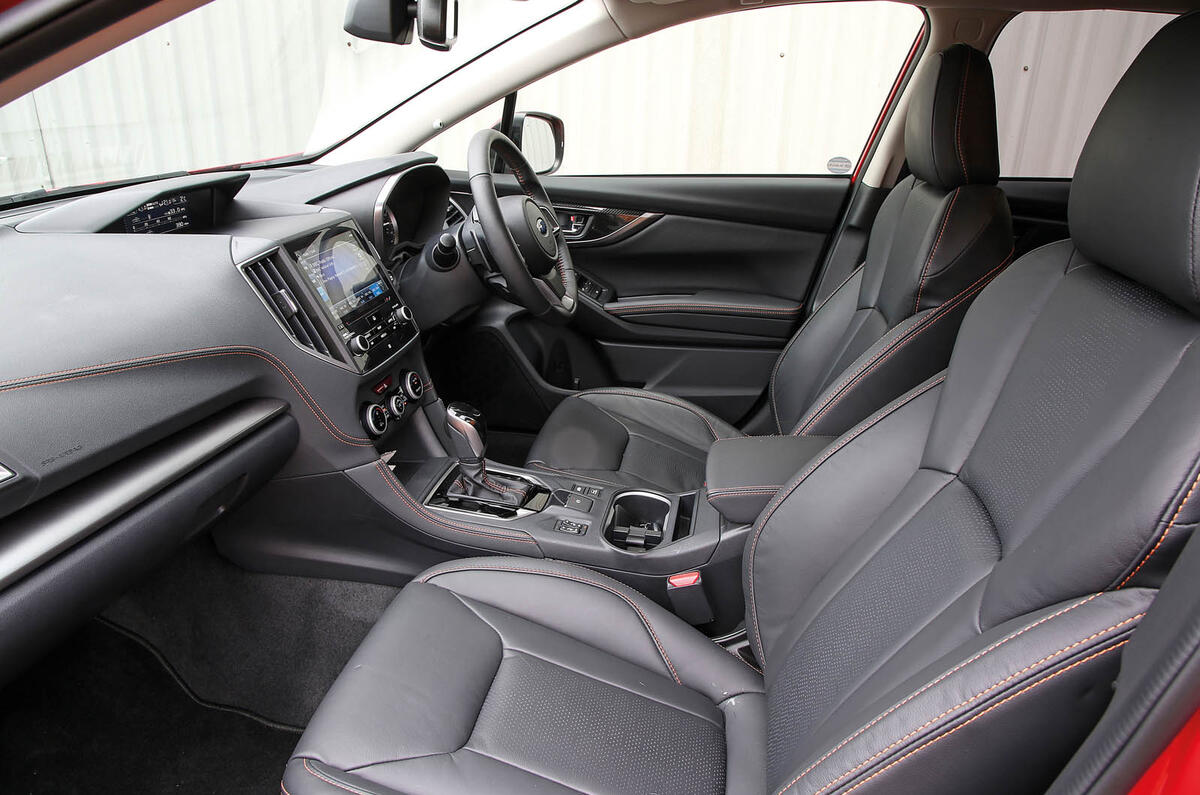 Subaru XV 2.0i Lineartronic SE Premium front seats