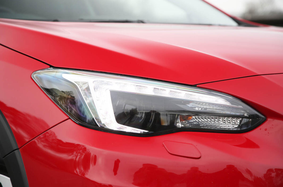 Subaru XV 2.0i Lineartronic SE Premium headlights