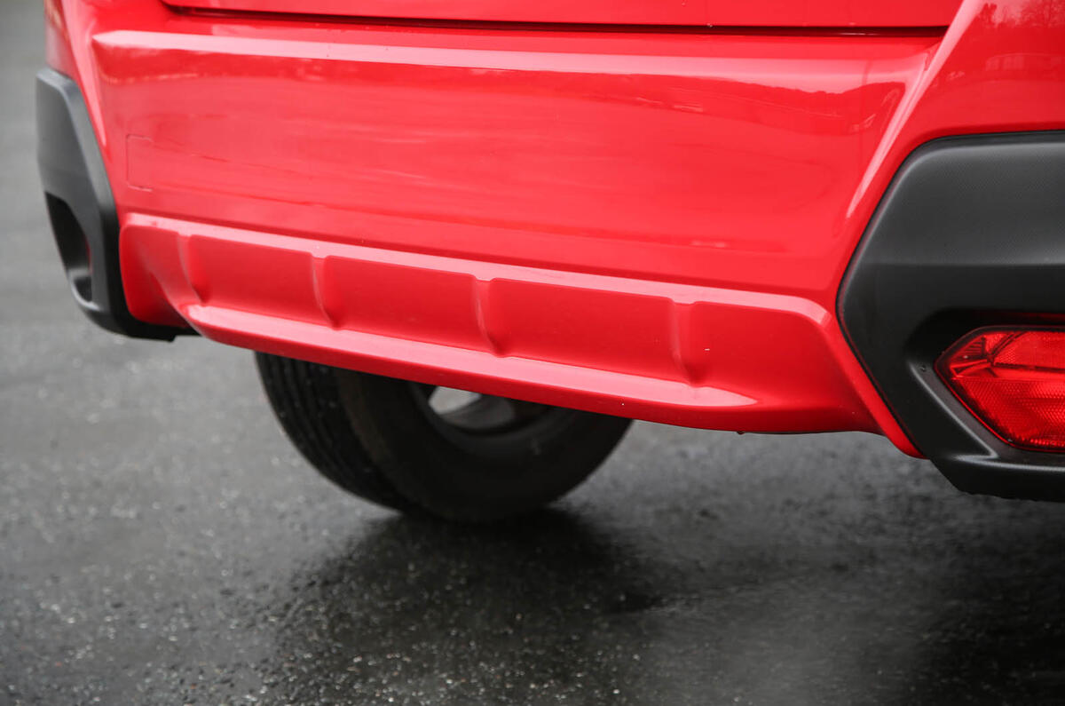 Subaru XV 2.0i Lineartronic SE Premium rear bumper